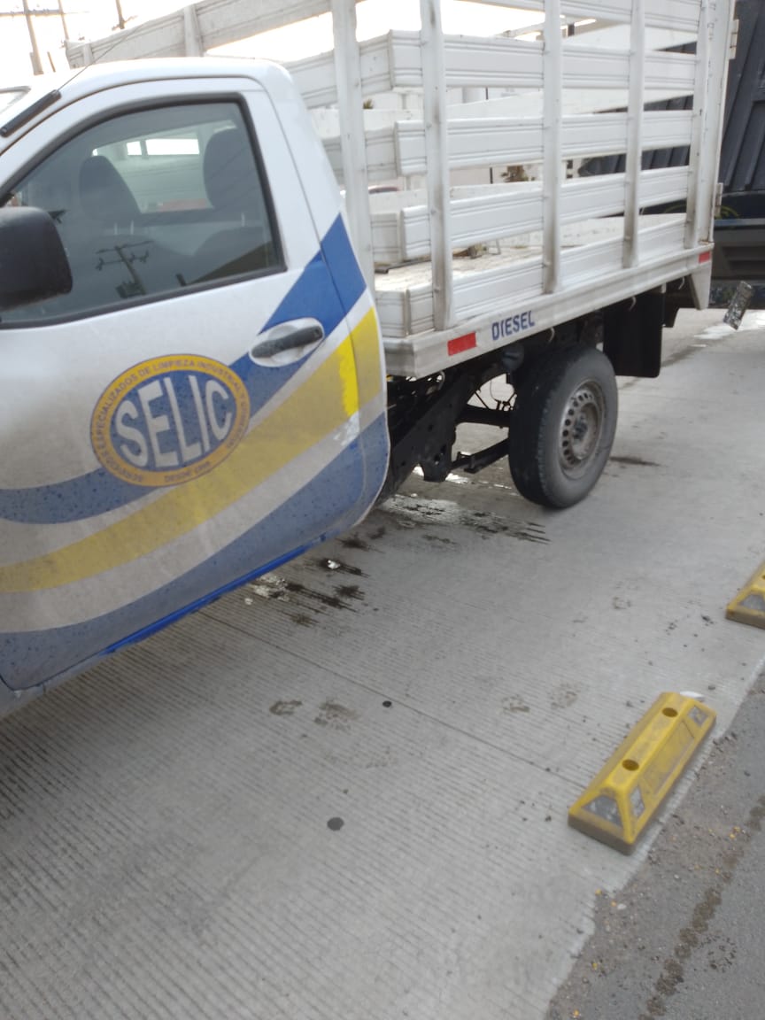 Piden transitar con precaución sobre avenida Tecnológico ante derrame de Diesel.