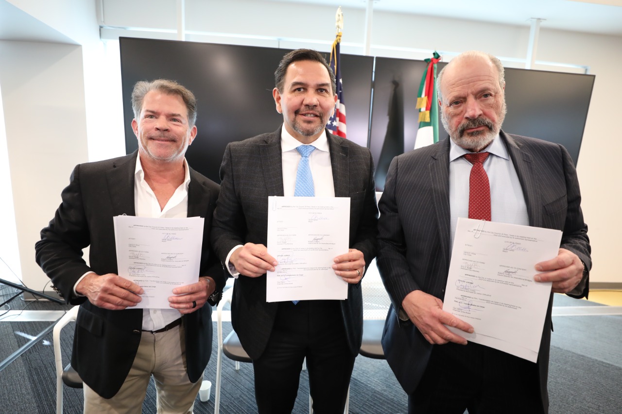 Buscan autoridades agilizar transporte de carga en los puentes internacionales.