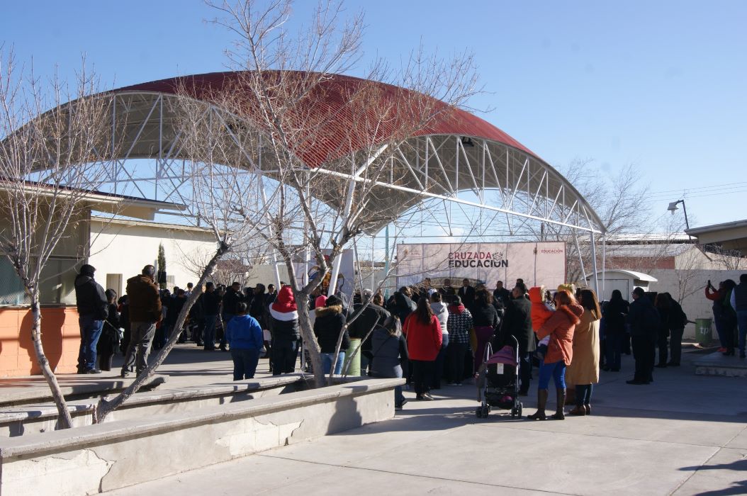 Entrega municipio domo en escuela primaria del poniente de la ciudad.