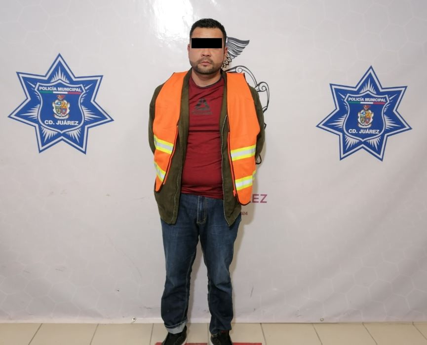 Detienen a sujeto con dos armas cortas