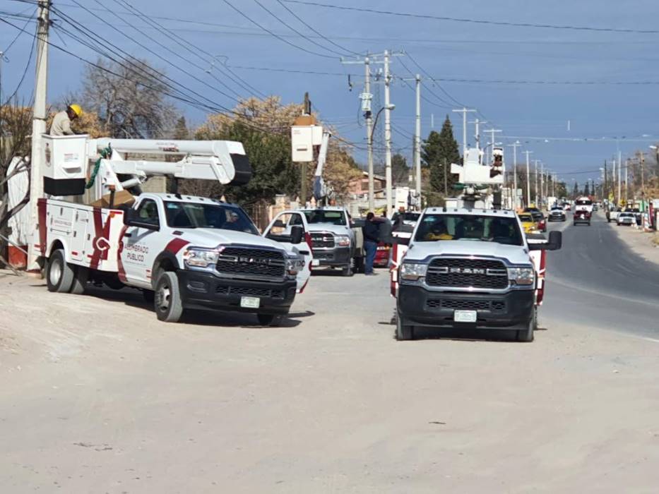 Instala Servicios Públicos más de 400 luminarias en ejido de San Isidro