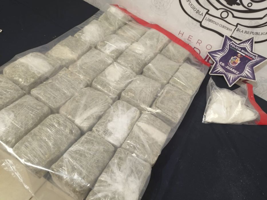 Aseguran24 libras de marihuana y cristal y la detención de un sujeto