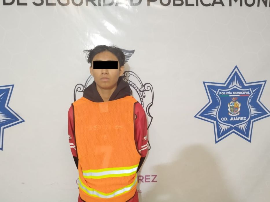 Agentes municipales detienen a presunto narcomenudista