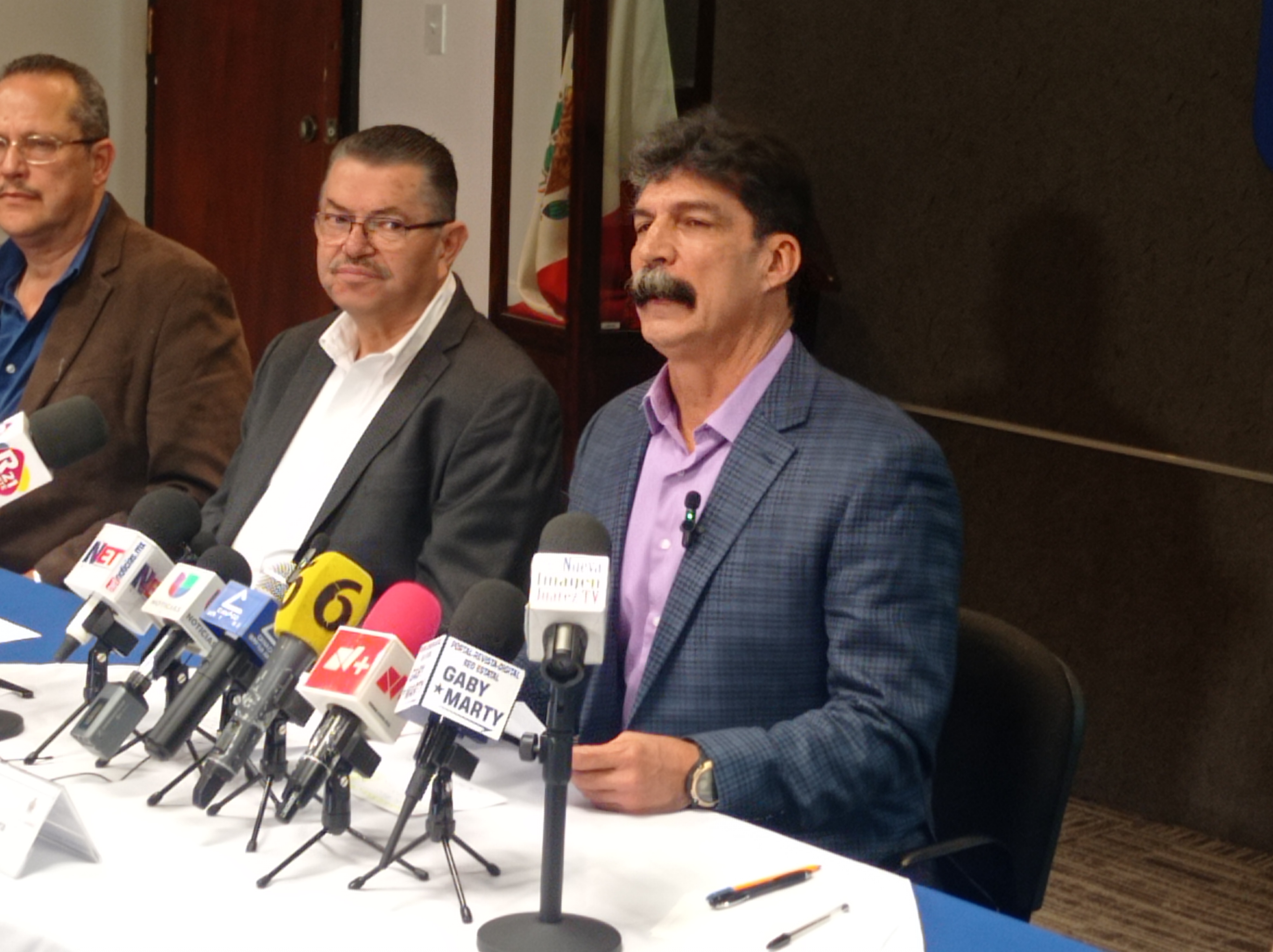 Por fin entran clientes a los negocios; ambulantes mantenían sofocada la zona Centro.