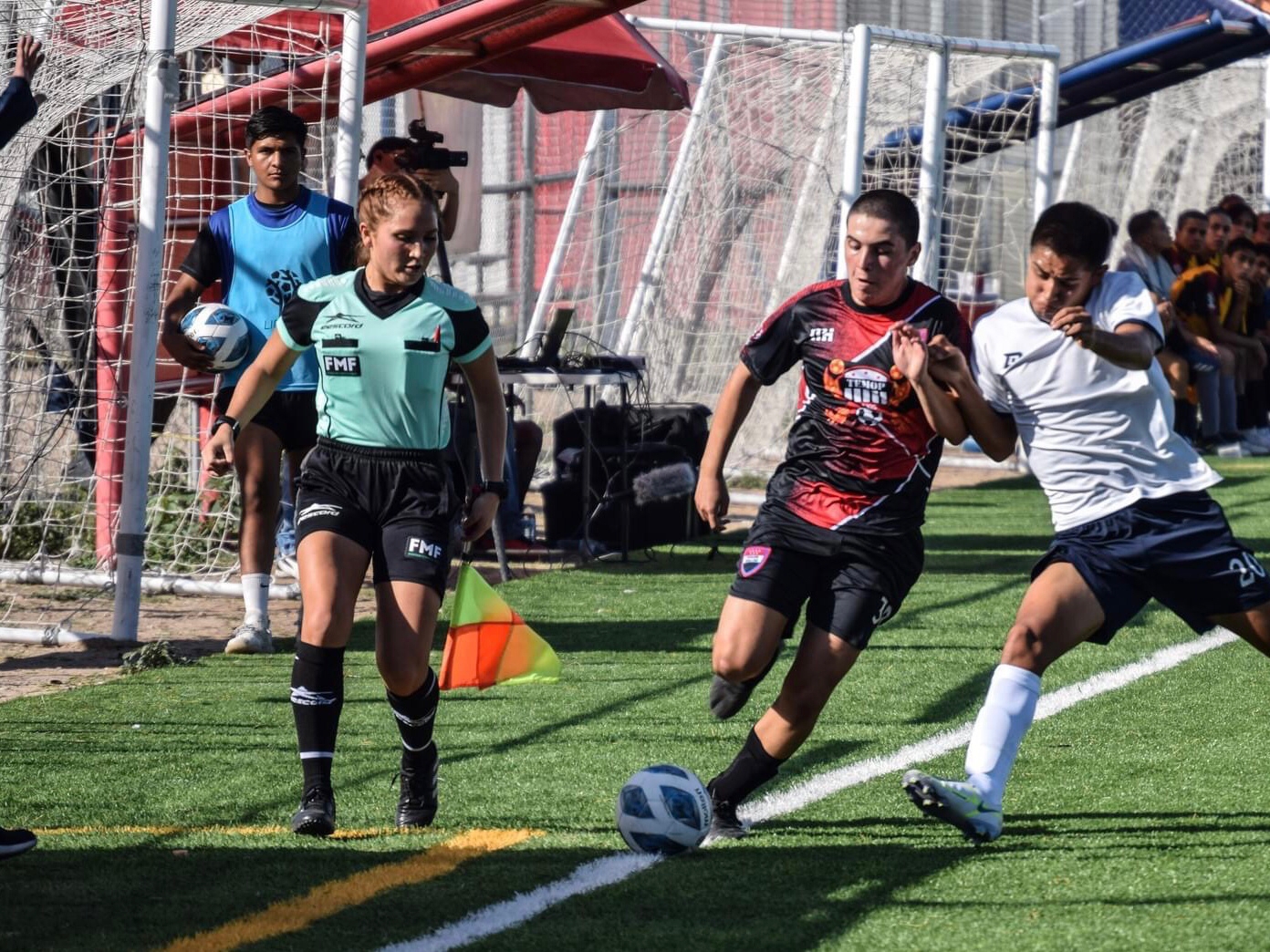 Destaca la árbitro juarense Karen Ailyn Ponce de León