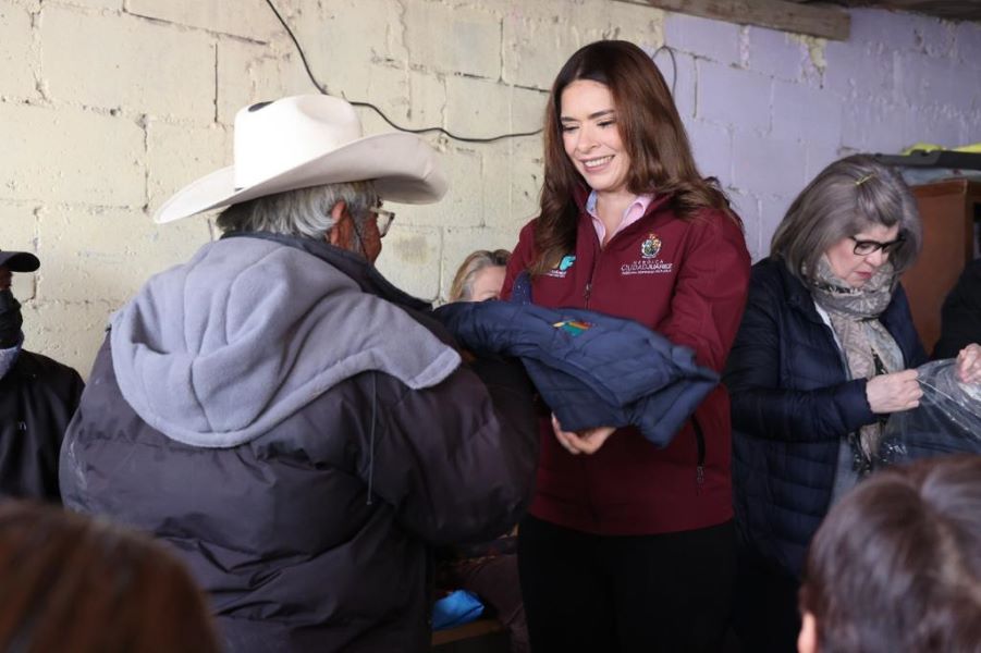 Presidenta del DIF visita Consejos del Adulto Mayor