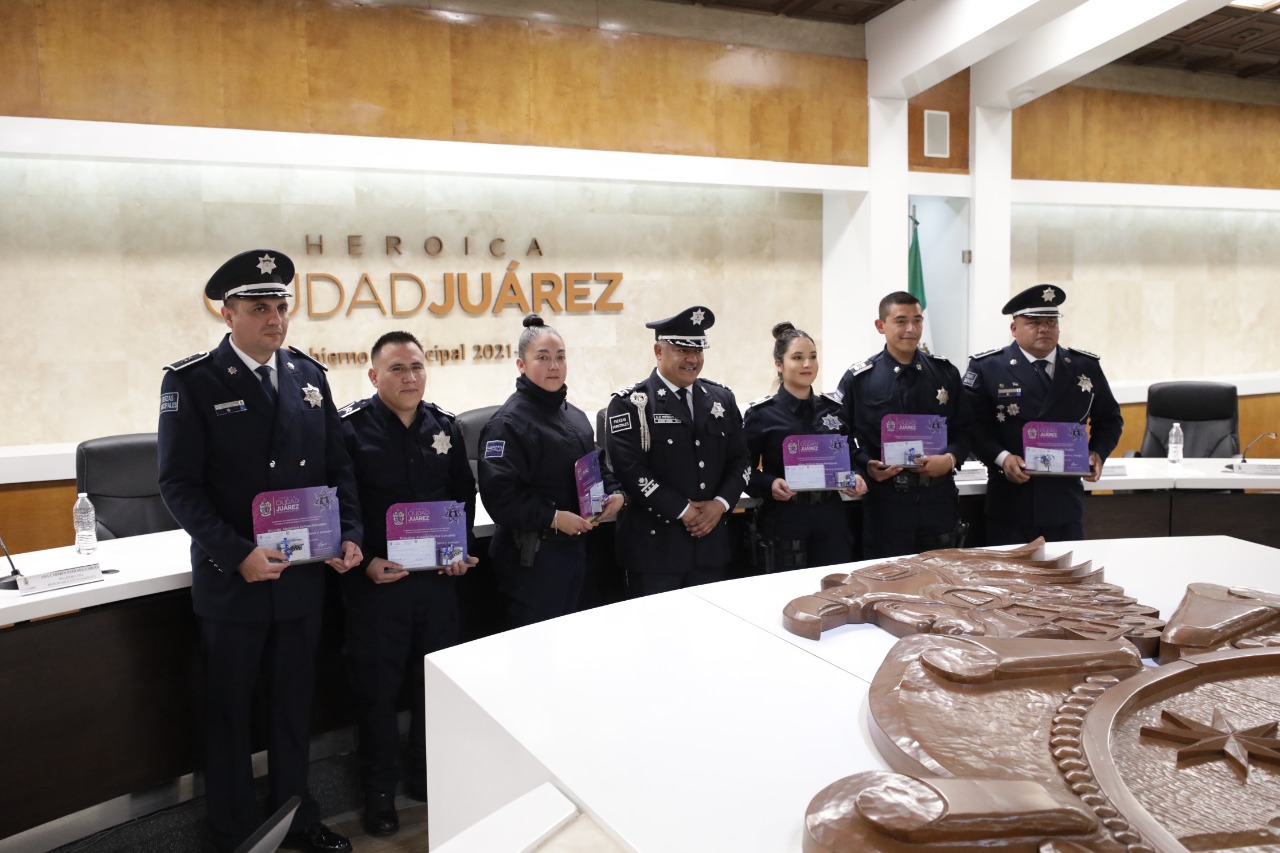 Reconocen a 6 elementos de la SSPM como Policías del Año
