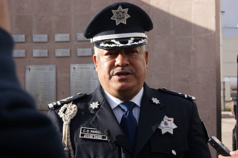 Por tercera ocasión, entregan bono económico a policías.