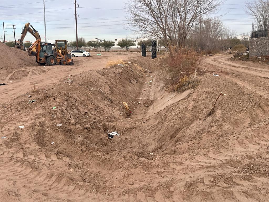 Suspenden obra de la JMAS por afectación a acequia.