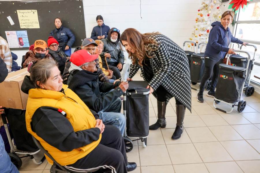 Entregó Presidenta del DIF Municipal obsequios al Consejo del Adulto Mayor