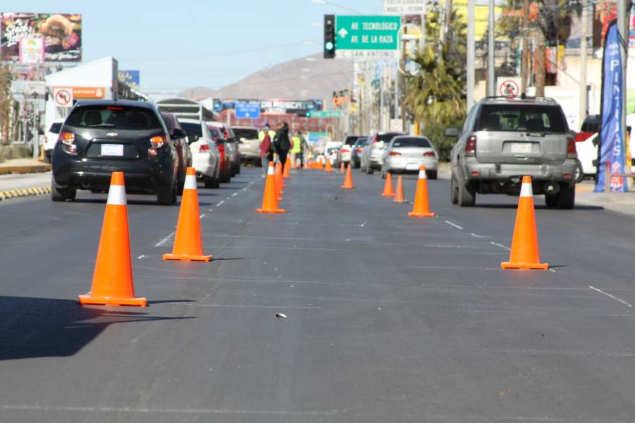 Realiza Control de Tráfico delimitación de carriles de la Gómez Morín