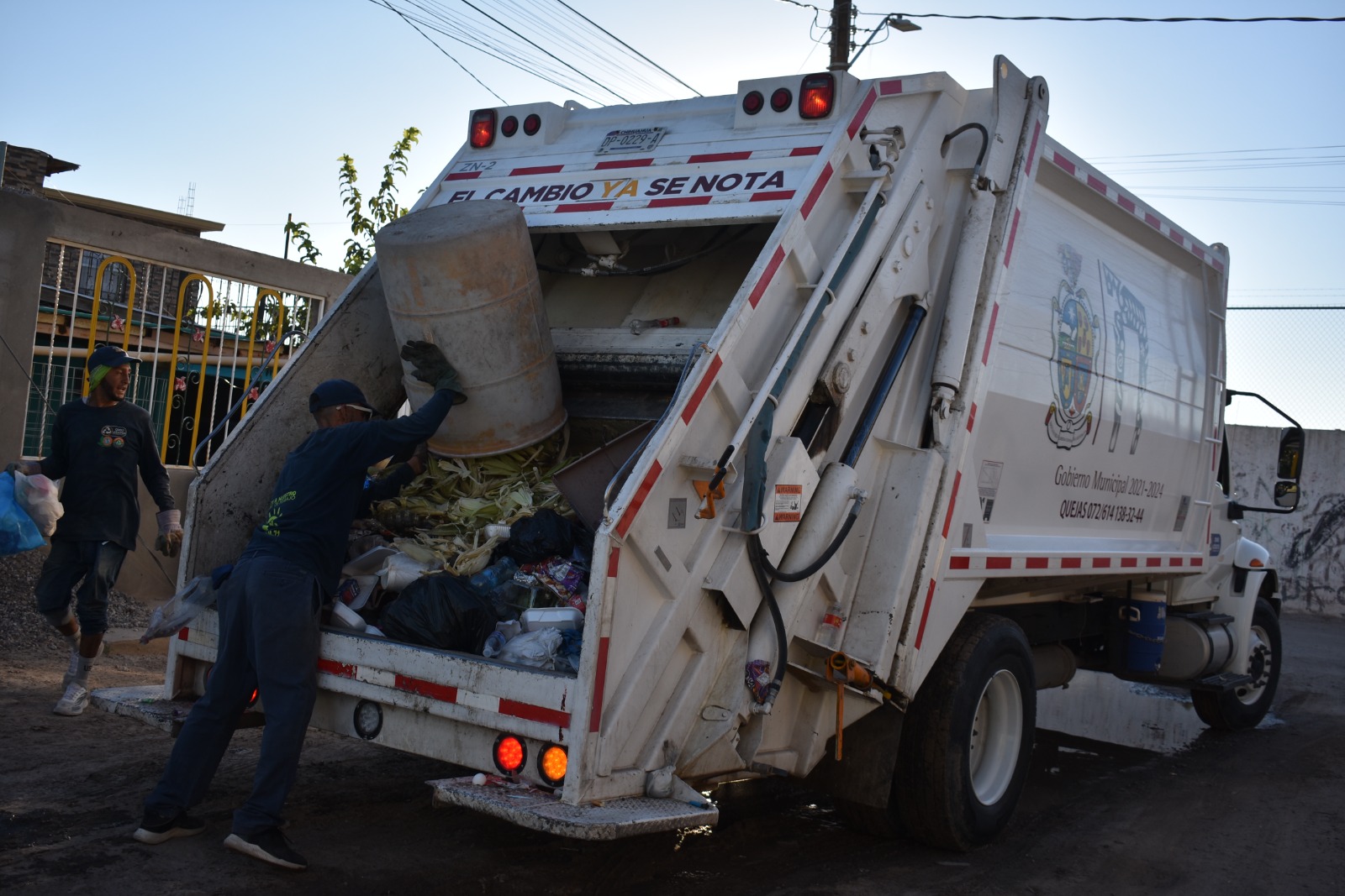 Suspenden recolección de basura por fuertes vientos.