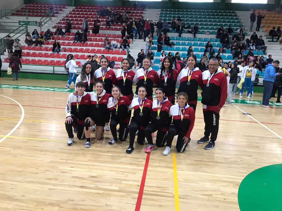 Brillan juarenses en torneo estatal de basquetbol