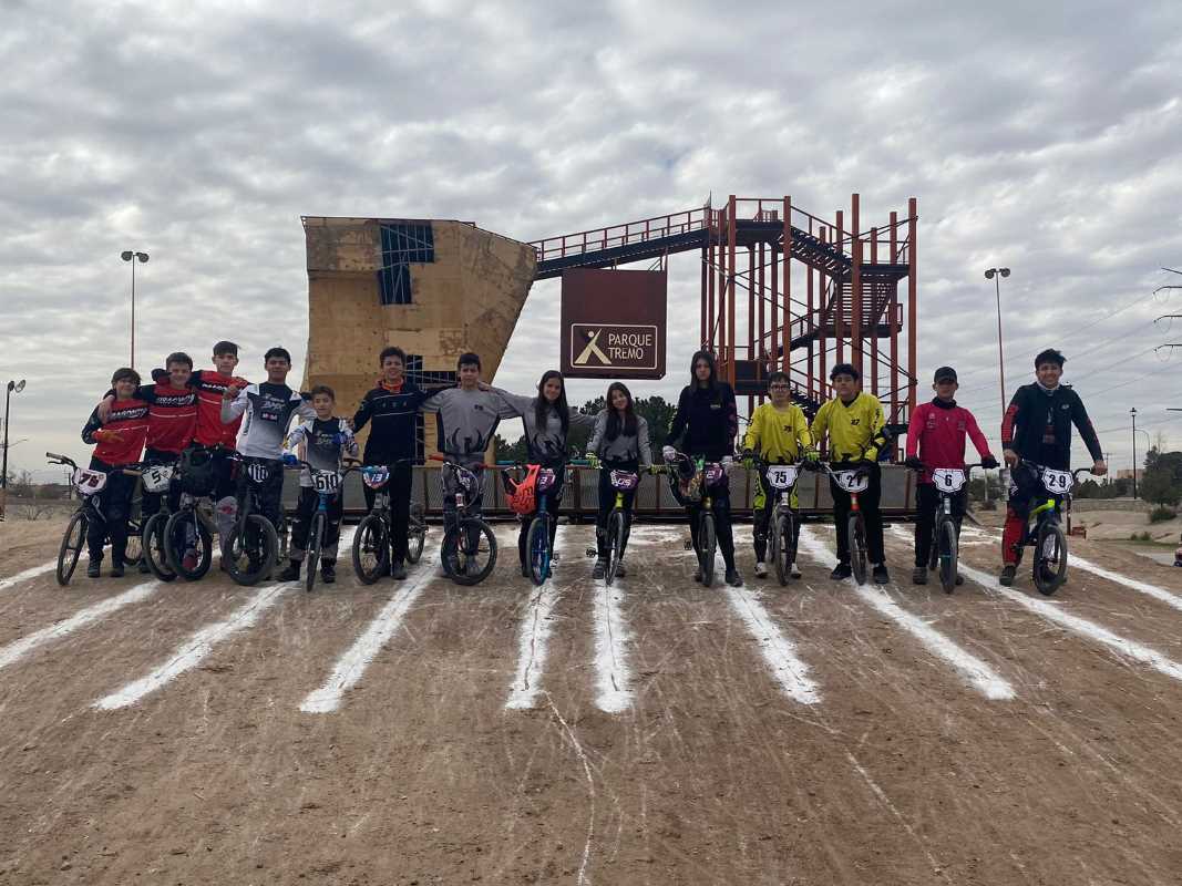 Chihuahua arrasó en todas las categorías en Estatal de Bicicross