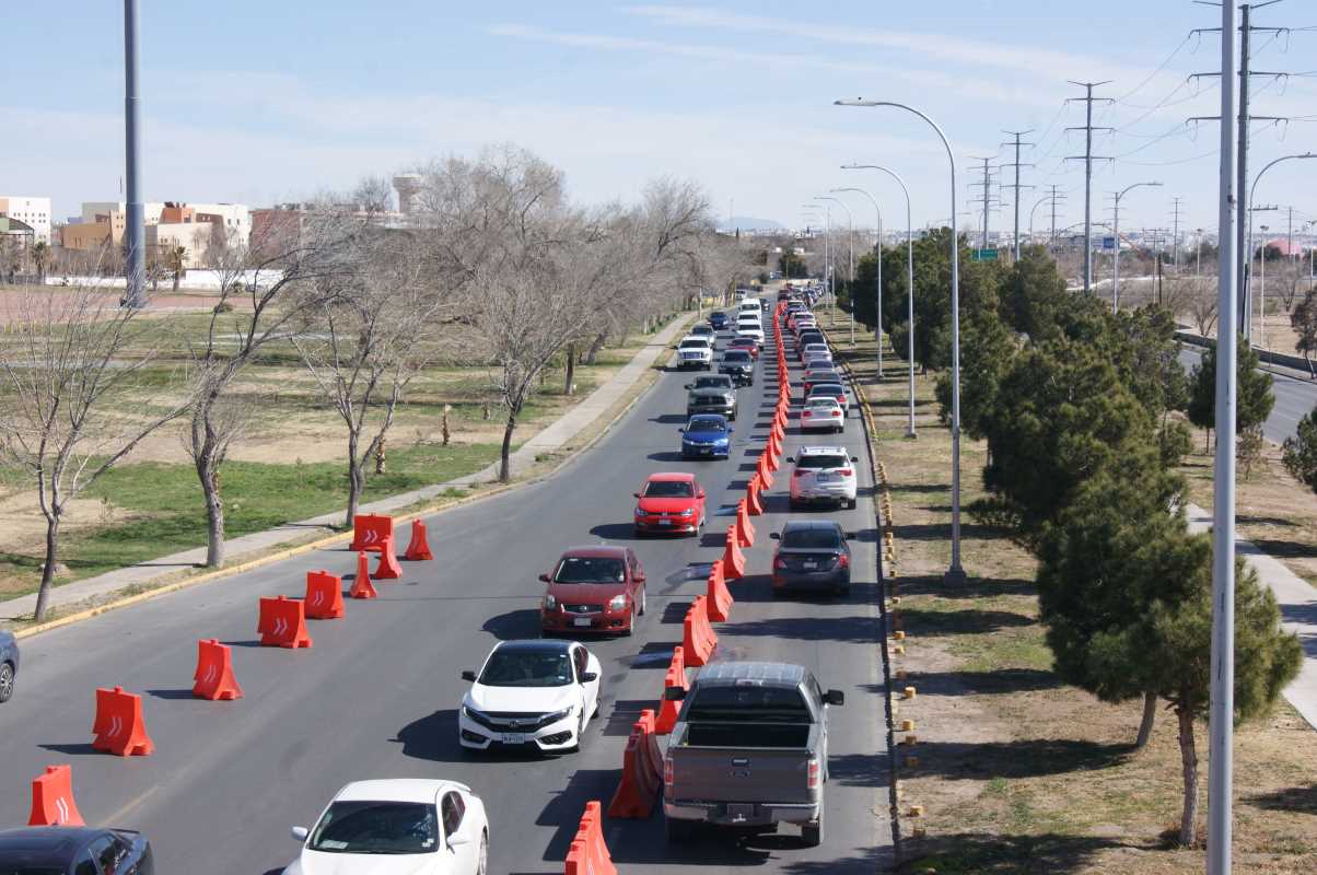 Llama a atender indicaciones de agentes por obras del puente Carlos Villarreal
