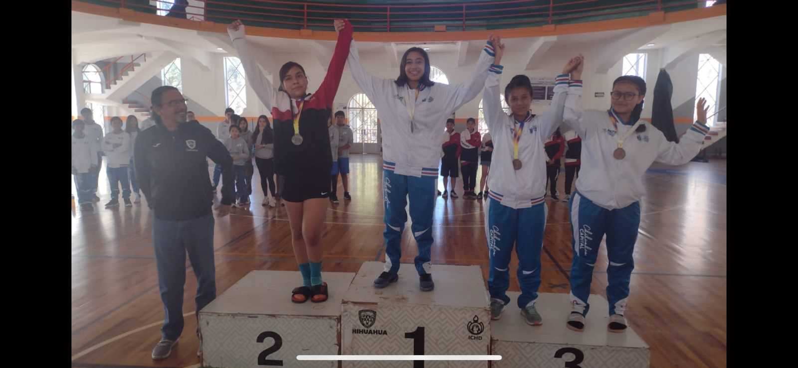 Atletas Juarenses al Campeonato Regional de Bádminton