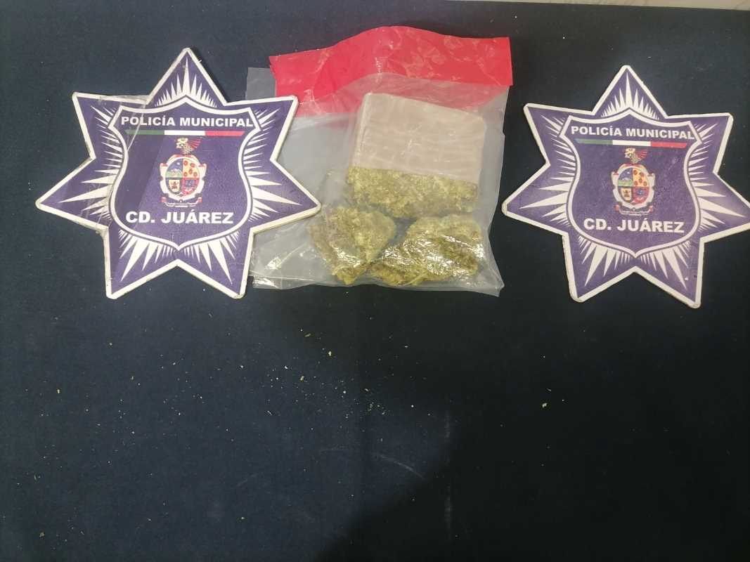 Los detienen con media libra de marihuana