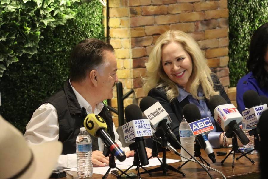 Adriana Fuentes Téllez suplente de Mario Vázquez en candidatura al senado