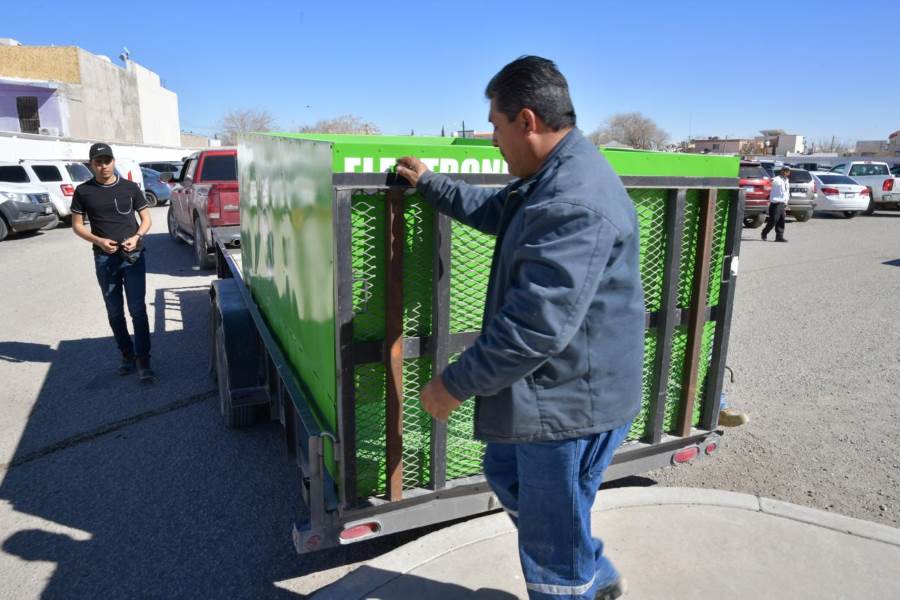 Colocan contenedor para basura tecnológica en Pueblito Mexicano