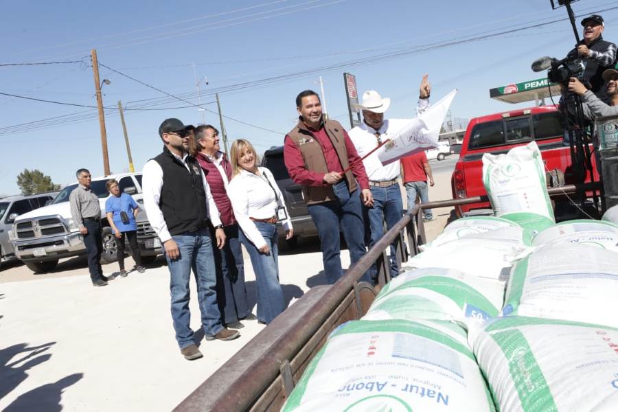 Productores del campo recibieron apoyos entregados por alcalde