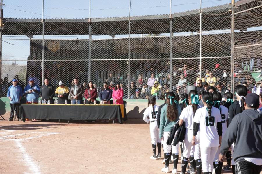 Arranca Torneo Estatal de Sóftbol Femenil