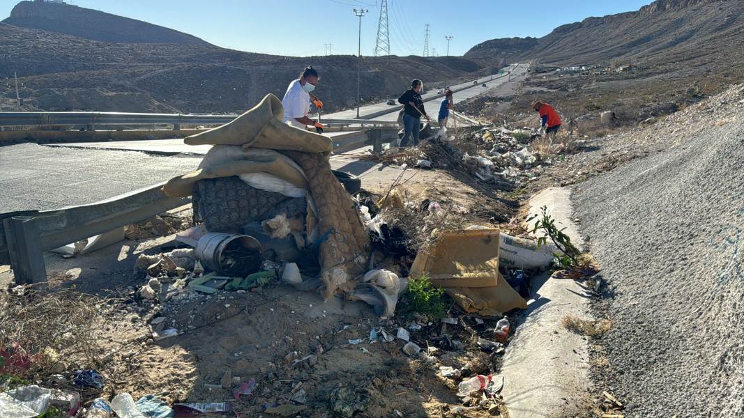 Campaña “Ciudad Juárez, Ciudad de Paz” limpia tramo de Camino Real