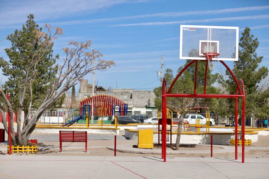 Constata alcalde avances de rehabilitación del parque Sor Juana Inés
