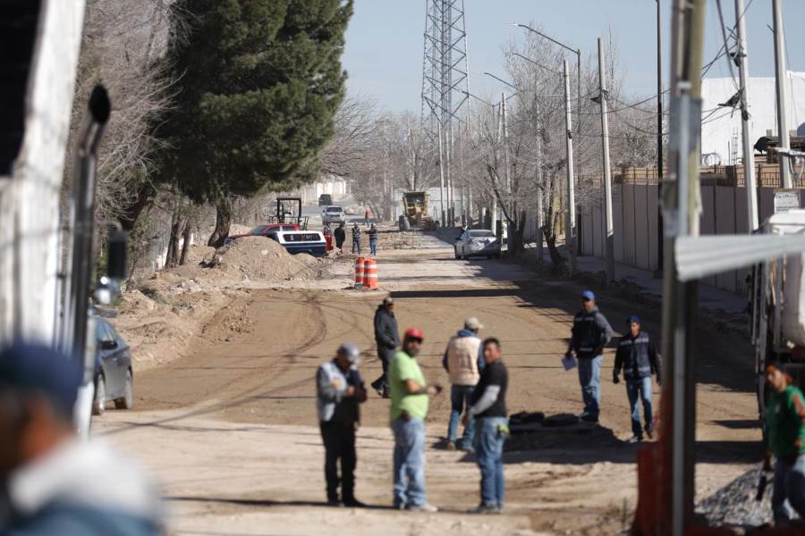 Revisó alcalde, avance de pavimentación de calles