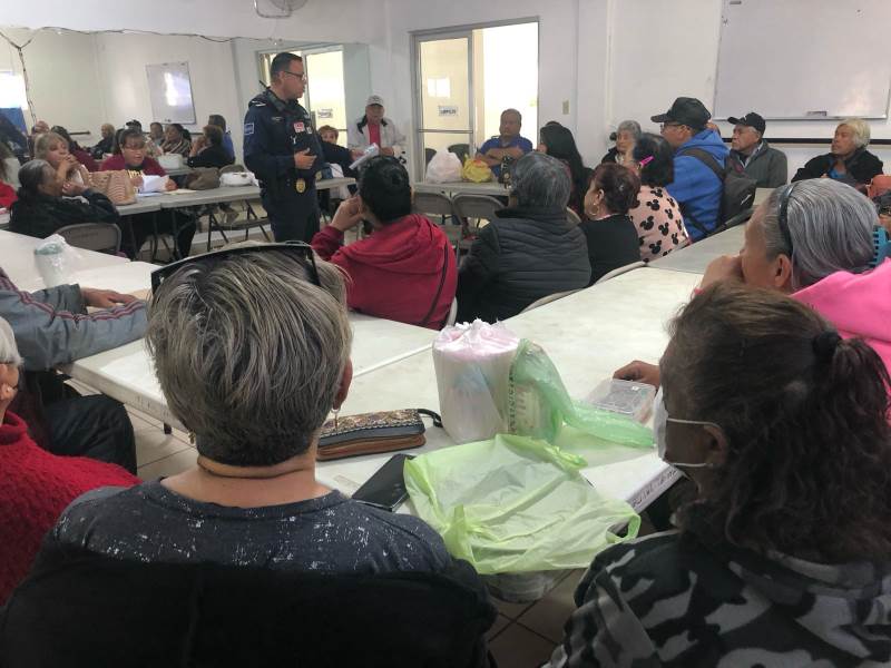 Llevan plática preventiva a centro comunitario “Manuel Valdez”