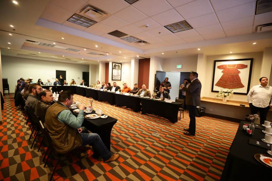 Propone Pérez Cuéllar a productores de Cuauhtémoc Plan de Desarrollo Regional