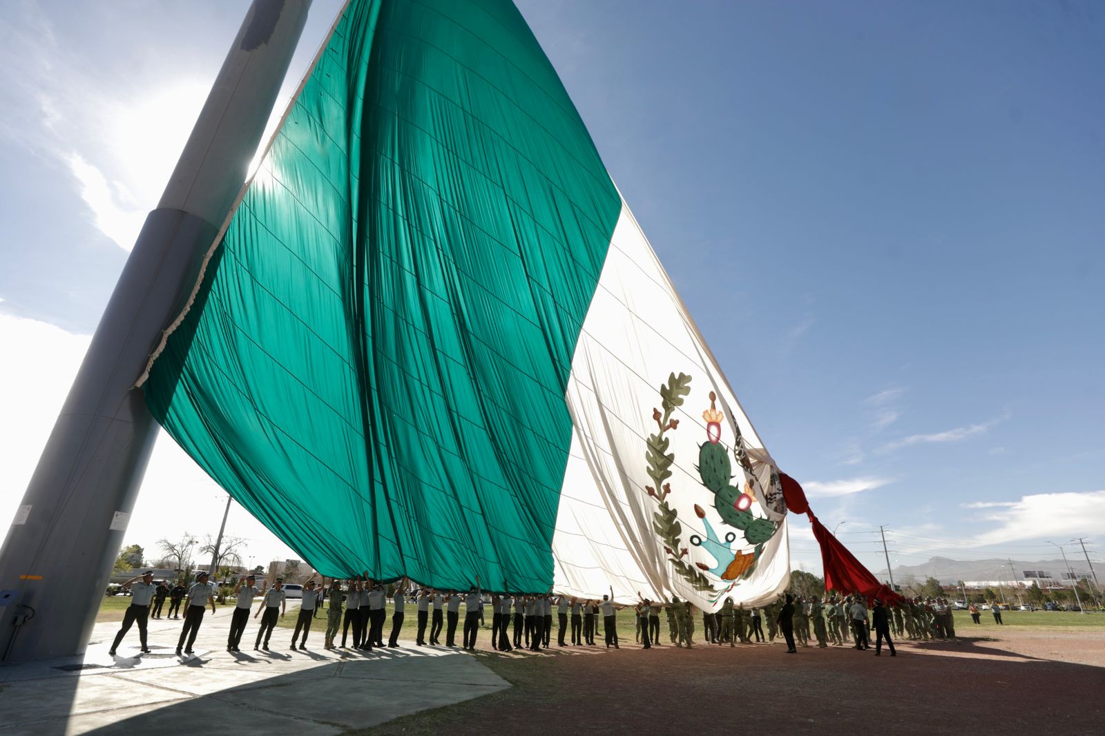 Resaltan valor de la Bandera Mexicana en acto protocolario.