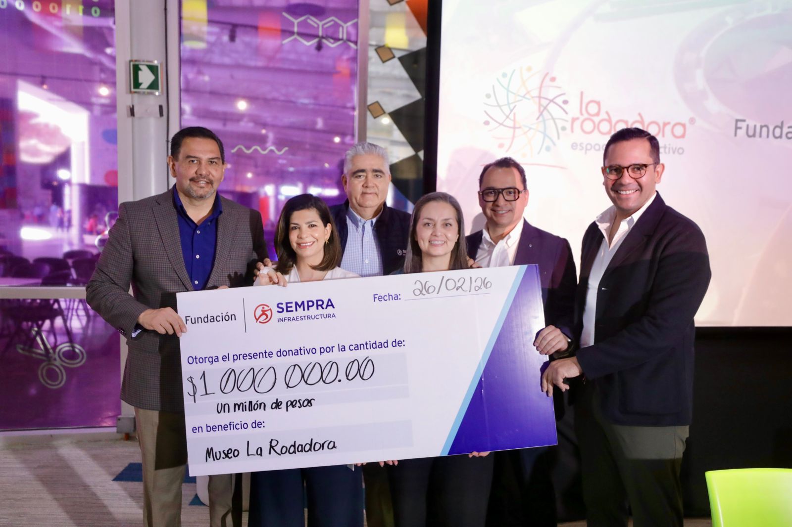 Entregan donativo al Museo La Rodadora.