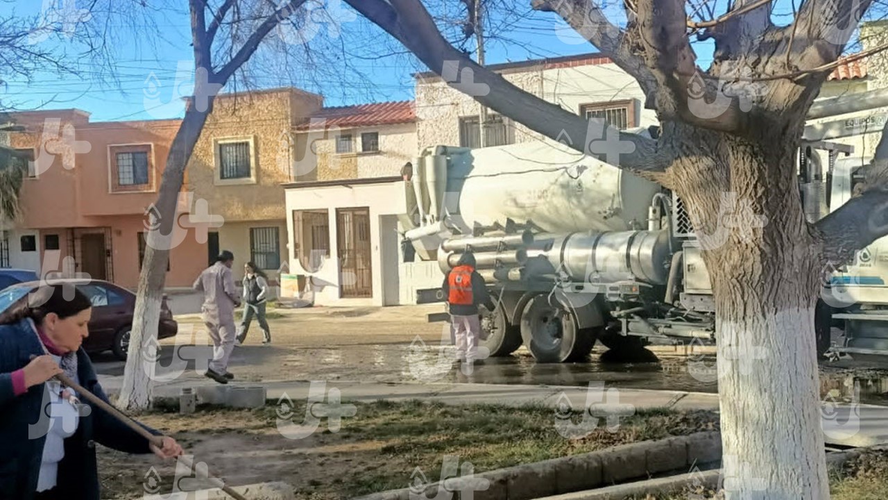 Desazolva JMAS drenaje en fraccionamiento Las Acequias