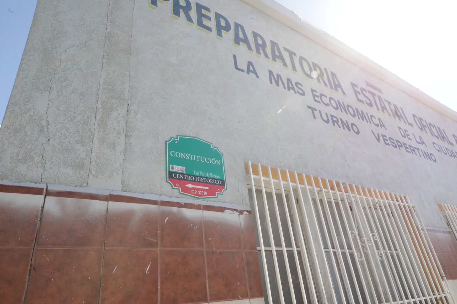 Instalan placas de nomenclatura en calles del Centro Histórico.