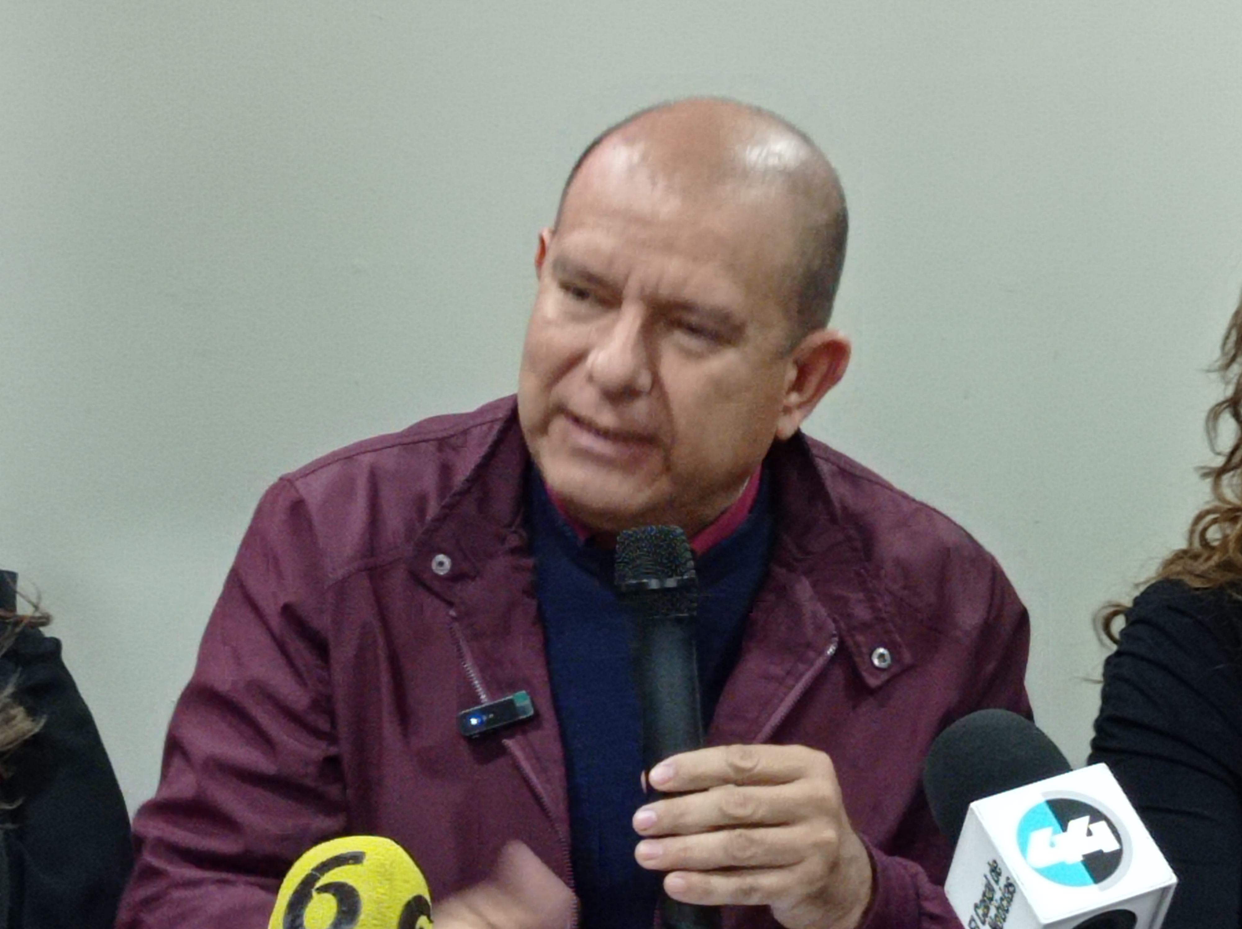 Reta diputado de MORENA a Barrio para debatir sobre reformas.