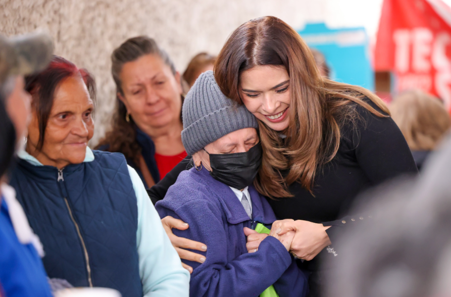 Visitó presidenta de DIF Consejos del adulto mayor