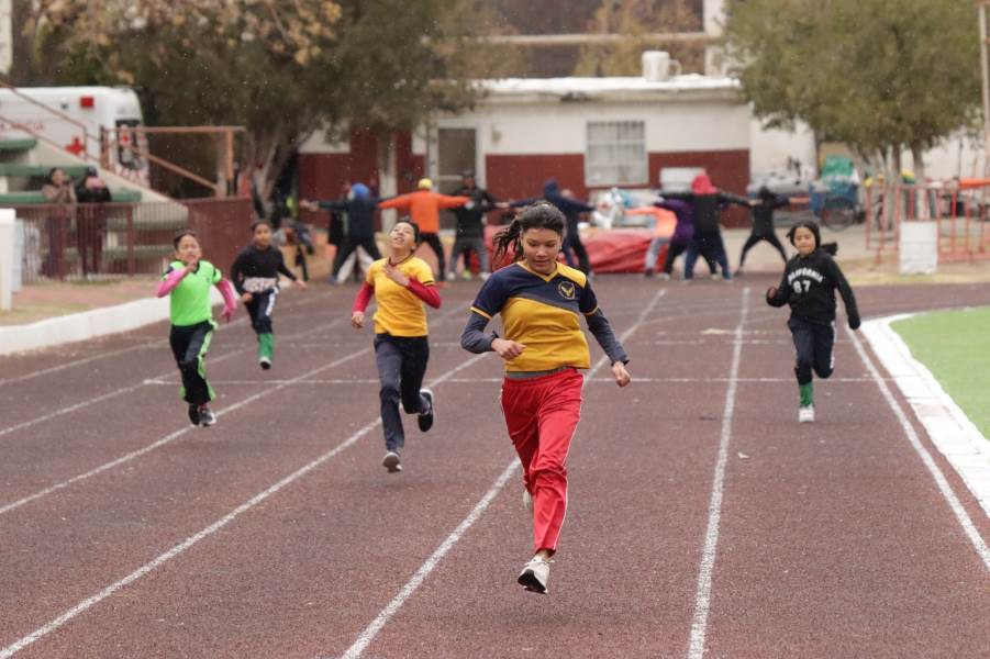 Alumnos de primaria buscan su pase al Regional de Atletismo 2024
