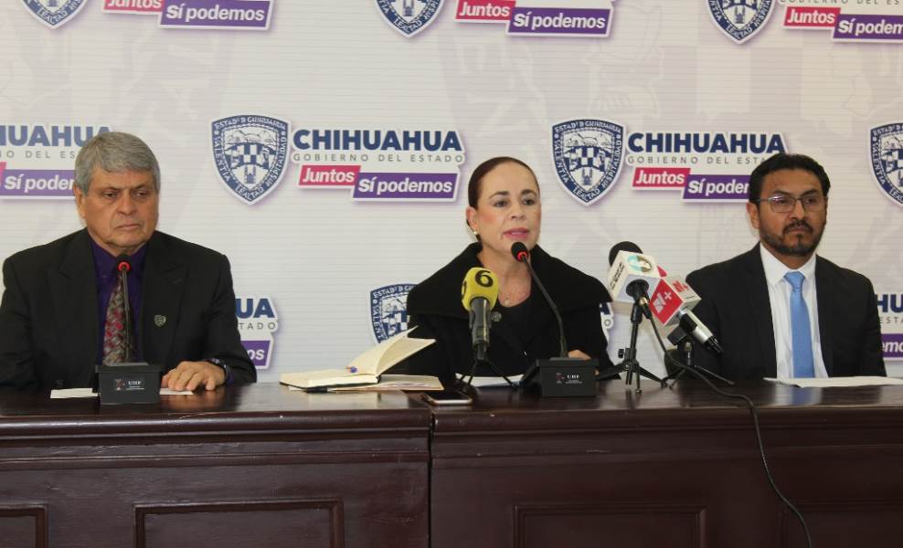 Invierte Gobierno del Estado en equipamiento escolar y entrega de becas en Ciudad Juárez