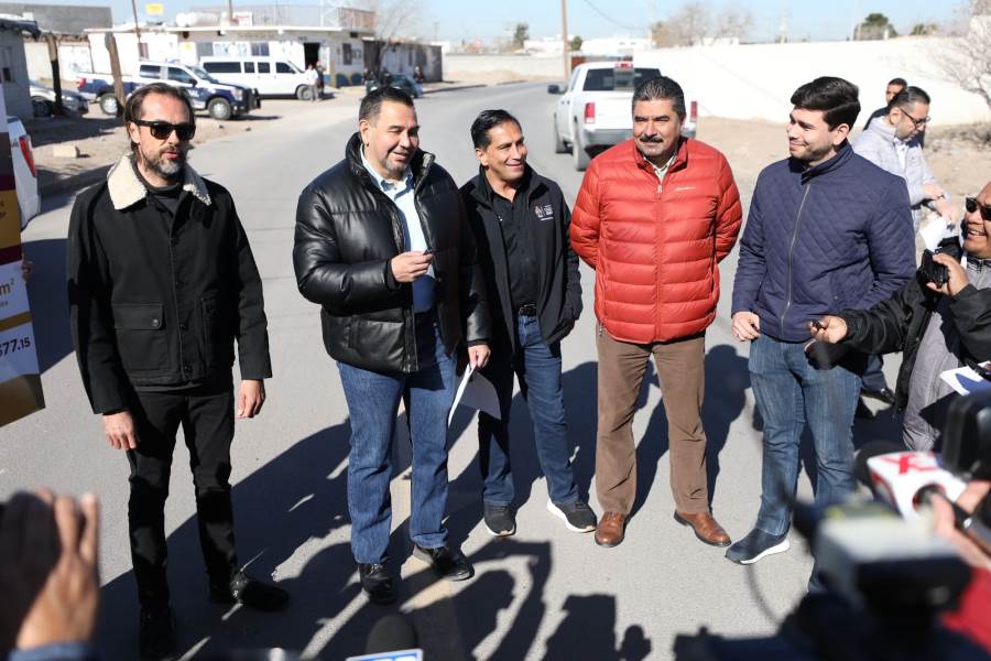 Entregan obras de repavimentación de la calle Parral