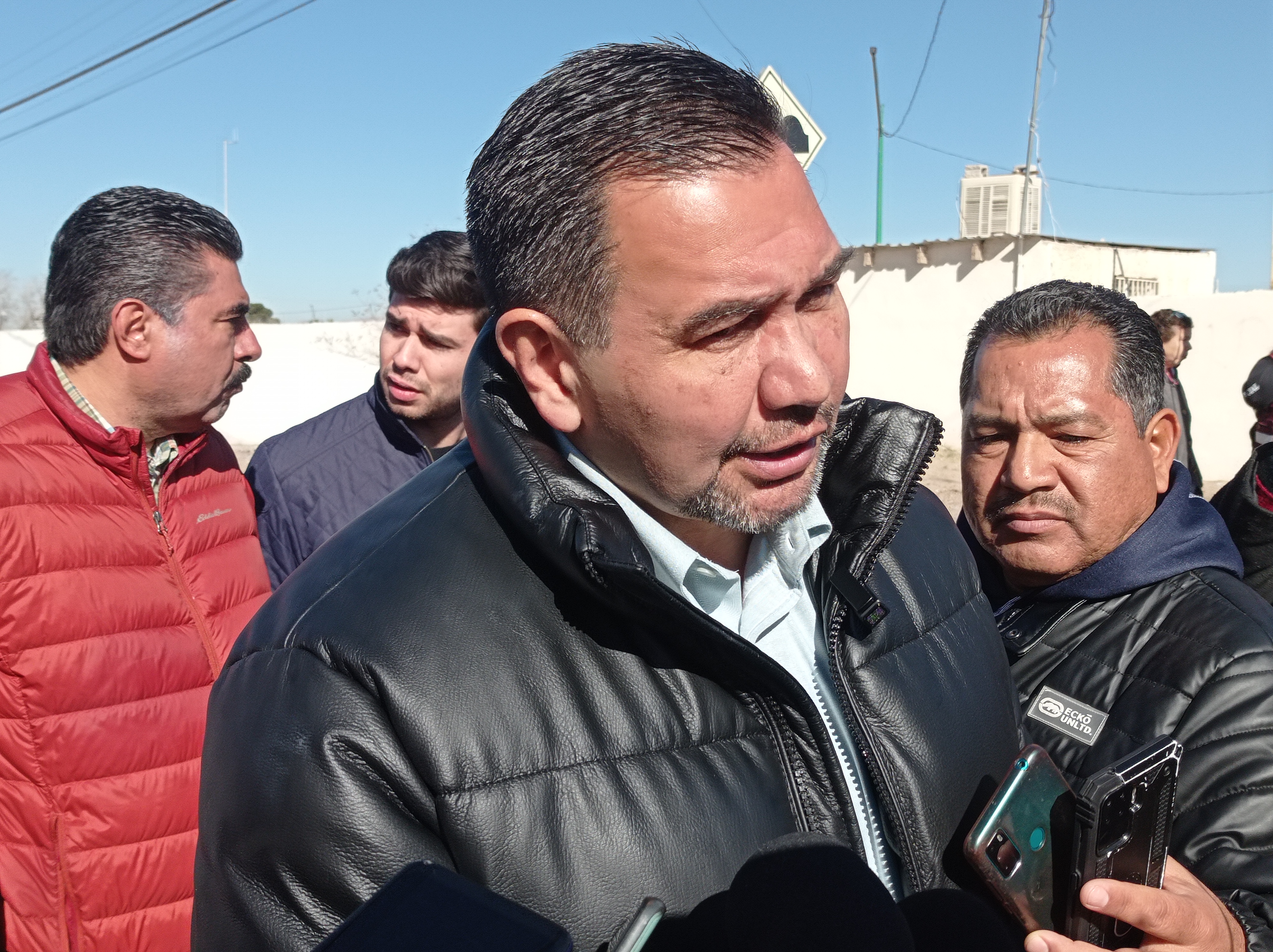 Destaca alcalde batalla constante contra denuncias.