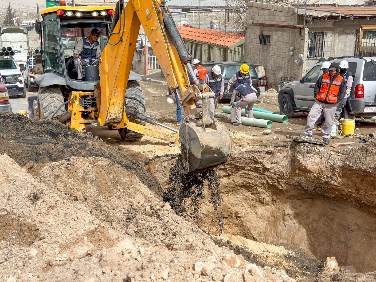 Atiende JMAS hundimiento en la Avenida División del Norte.