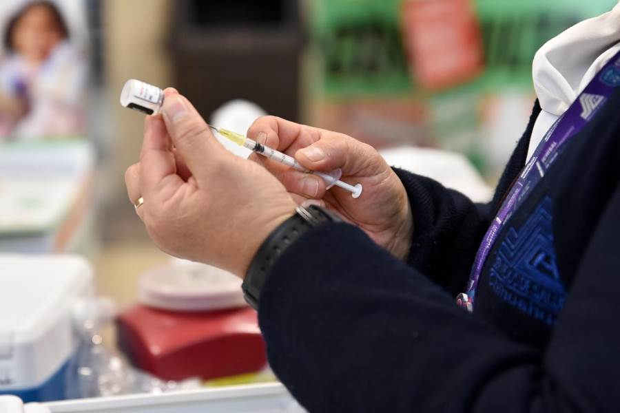 Invitan a vacunarse contra el sarampión en centros de salud estatales