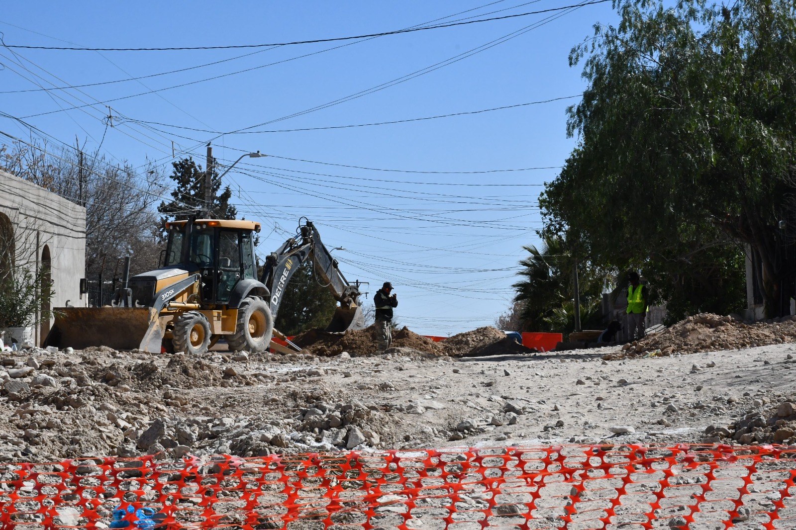 Inician pavimentación de la calle Gaviota en Granjas de Chapultepec