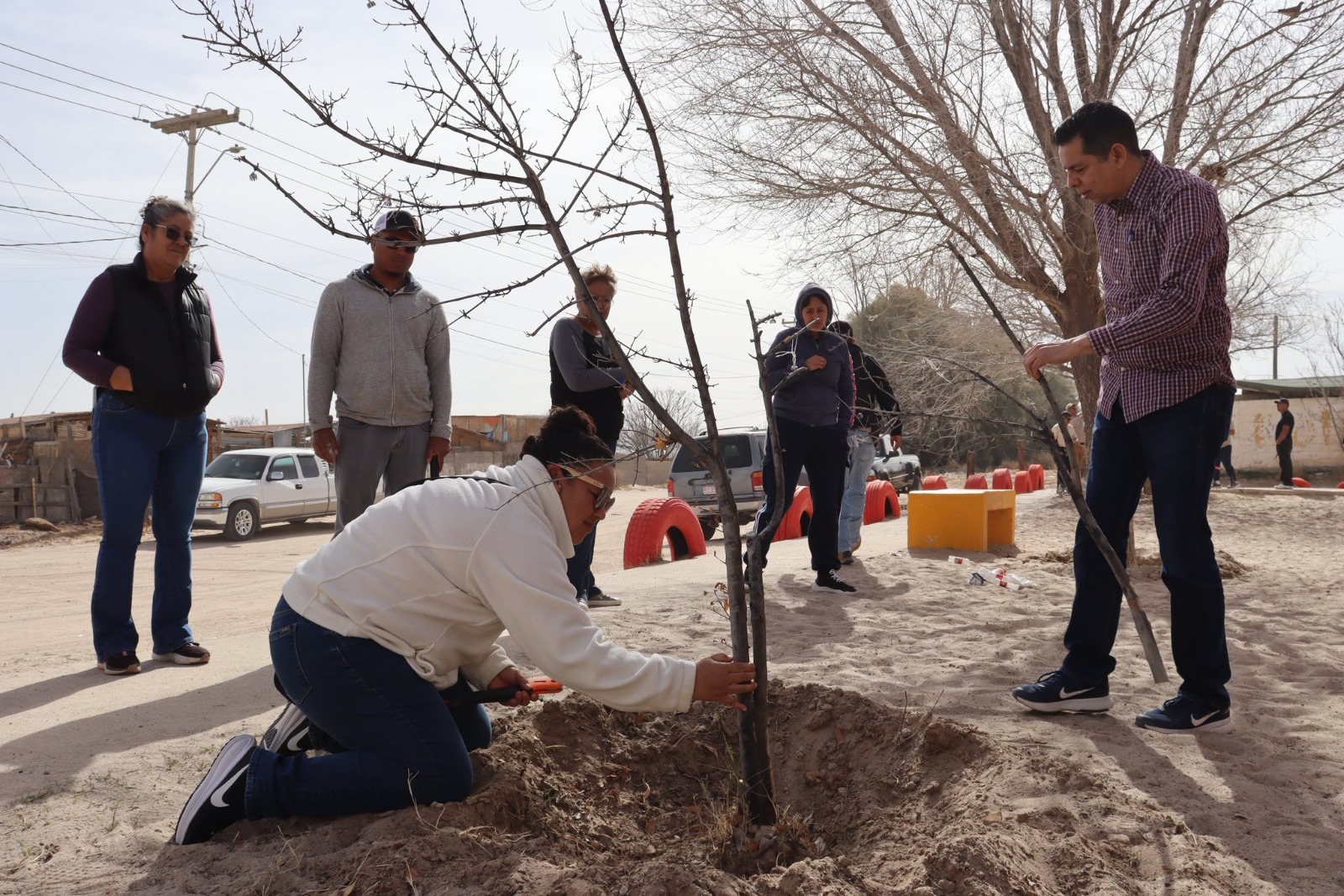 Enseñan a ciudadanos técnicas de poda.