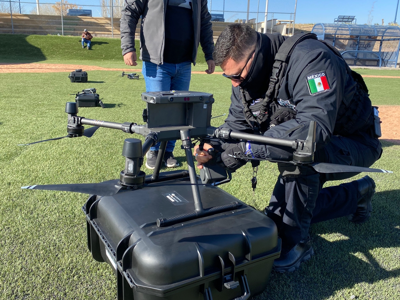 Capacitan a policías en tecnologías sobre centros de mando móvil.