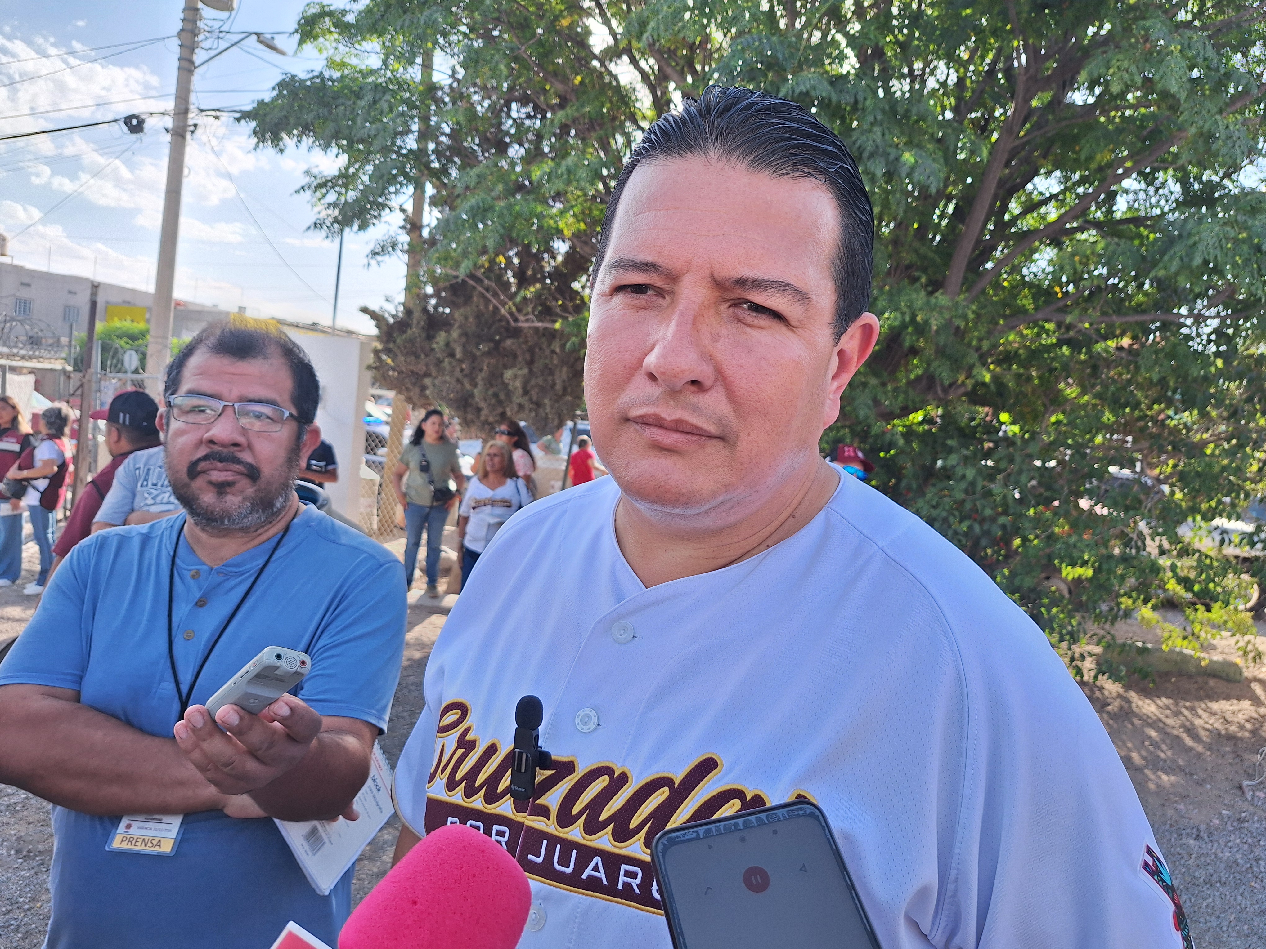 Inicia municipio programa de reparto de tinacos a familias juarenses.