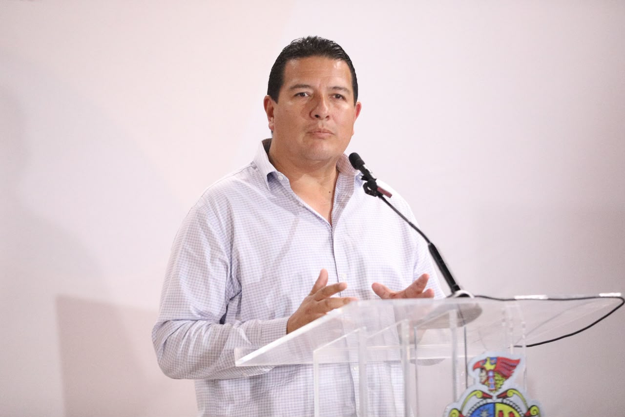 Refuerzan reparto de agua en pipas en el sur poniente.