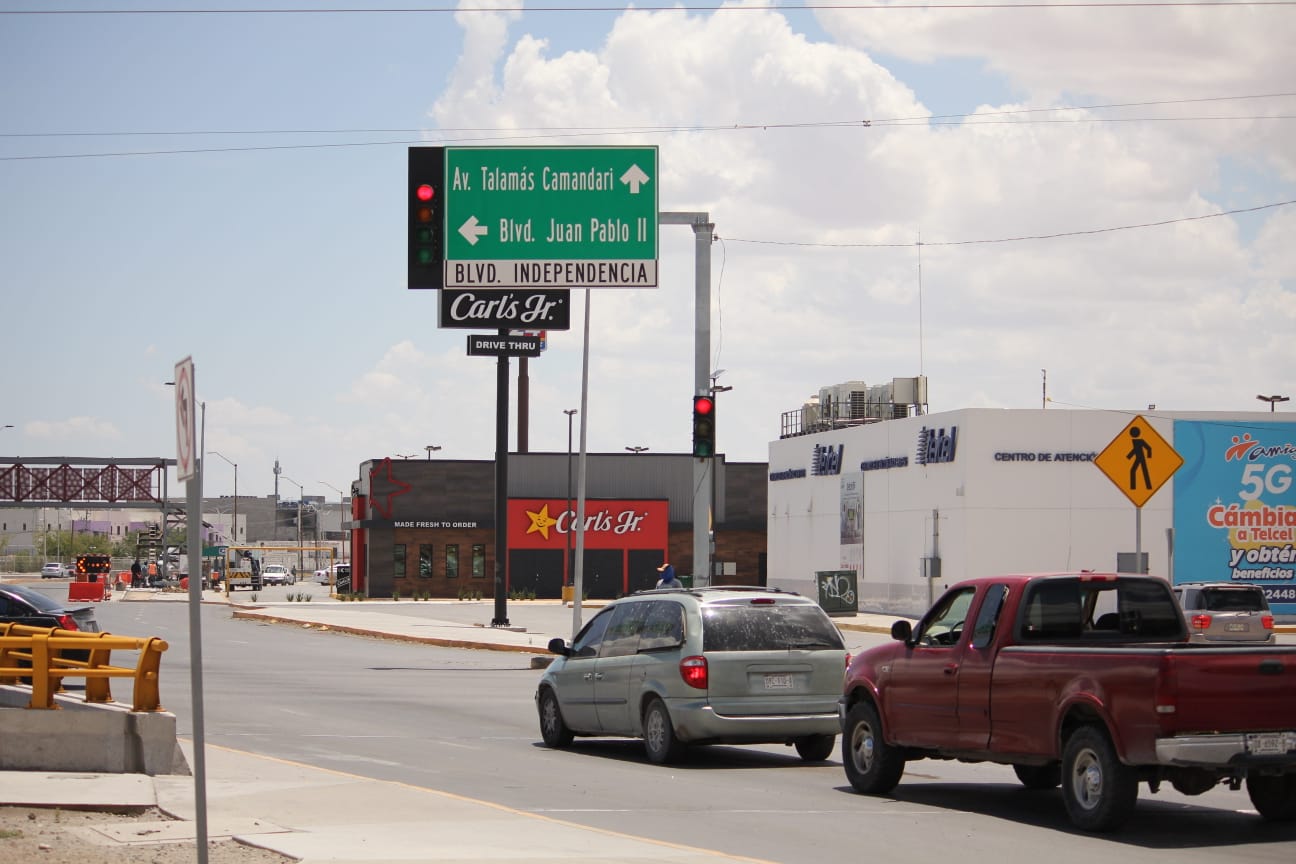 Anuncia Seguridad Vial cierre parcial de boulevard Talamás por construcción de puente peatonal.