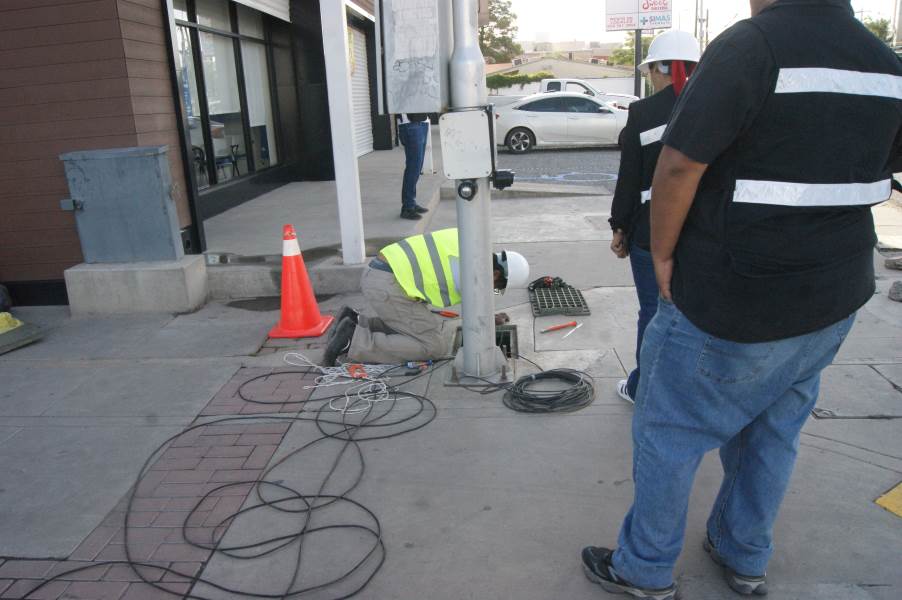 Uso de IA dará eficiencia al flujo peatonal y vehicular en vialidades principales.
