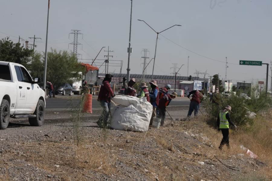 Limpia inicia nueva jornada de mantenimiento en la entrada a Ciudad Juárez